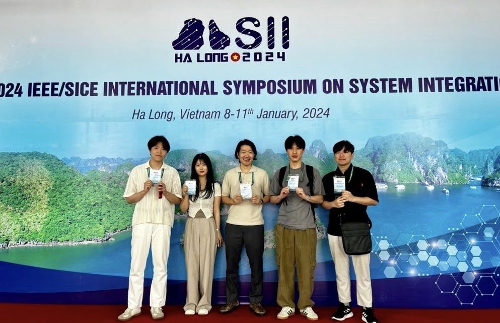 2024 IEEE/SICE International Symposium on System Integration(SII)에서 석사과정 김민성 군과 학부연구생 권혁진 군의 연구가 포스터 세션에 소개되었습니다.