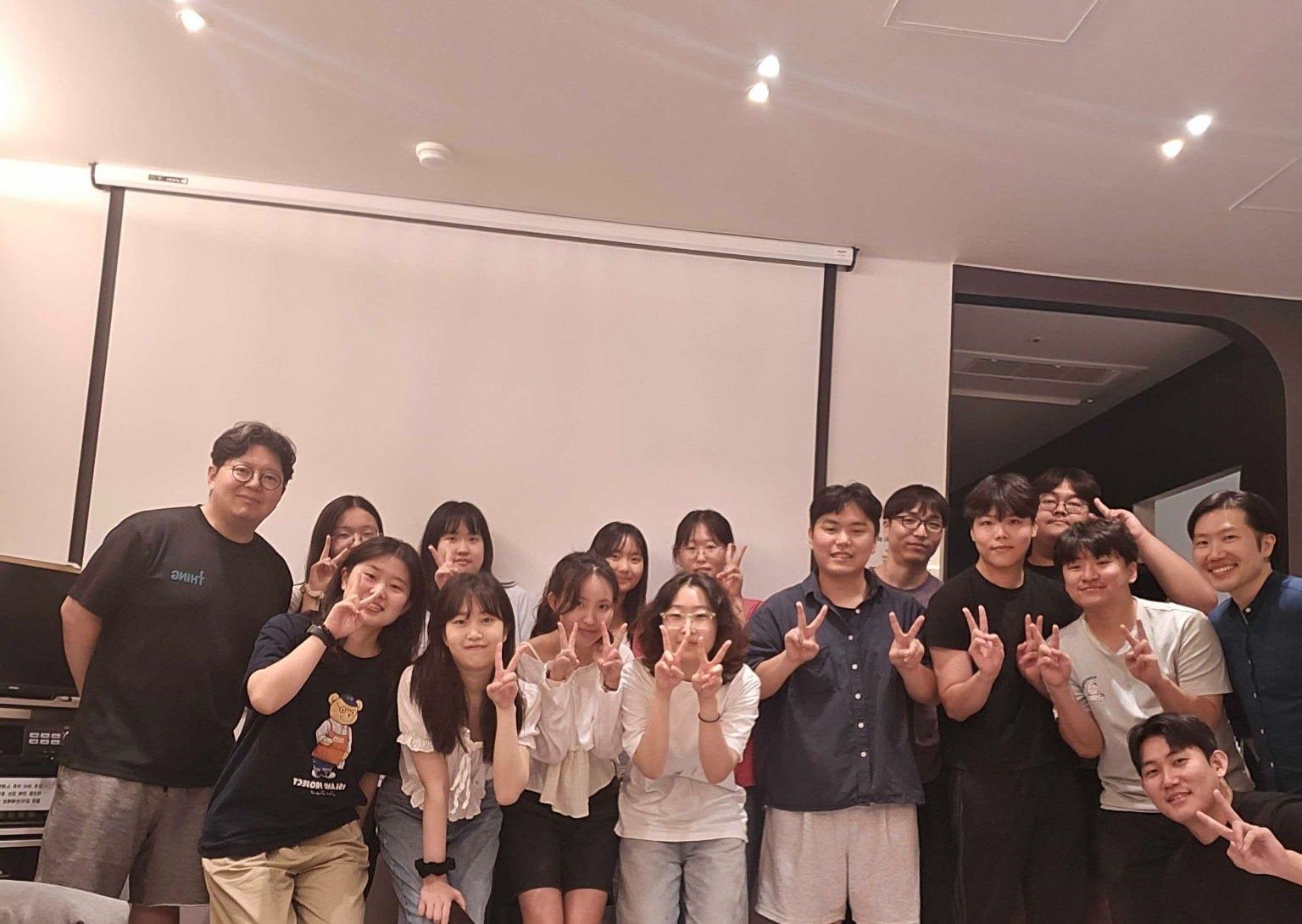 숙명여대 윤창규 교수님 연구실과 합동 워크숍을 가졌습니다.